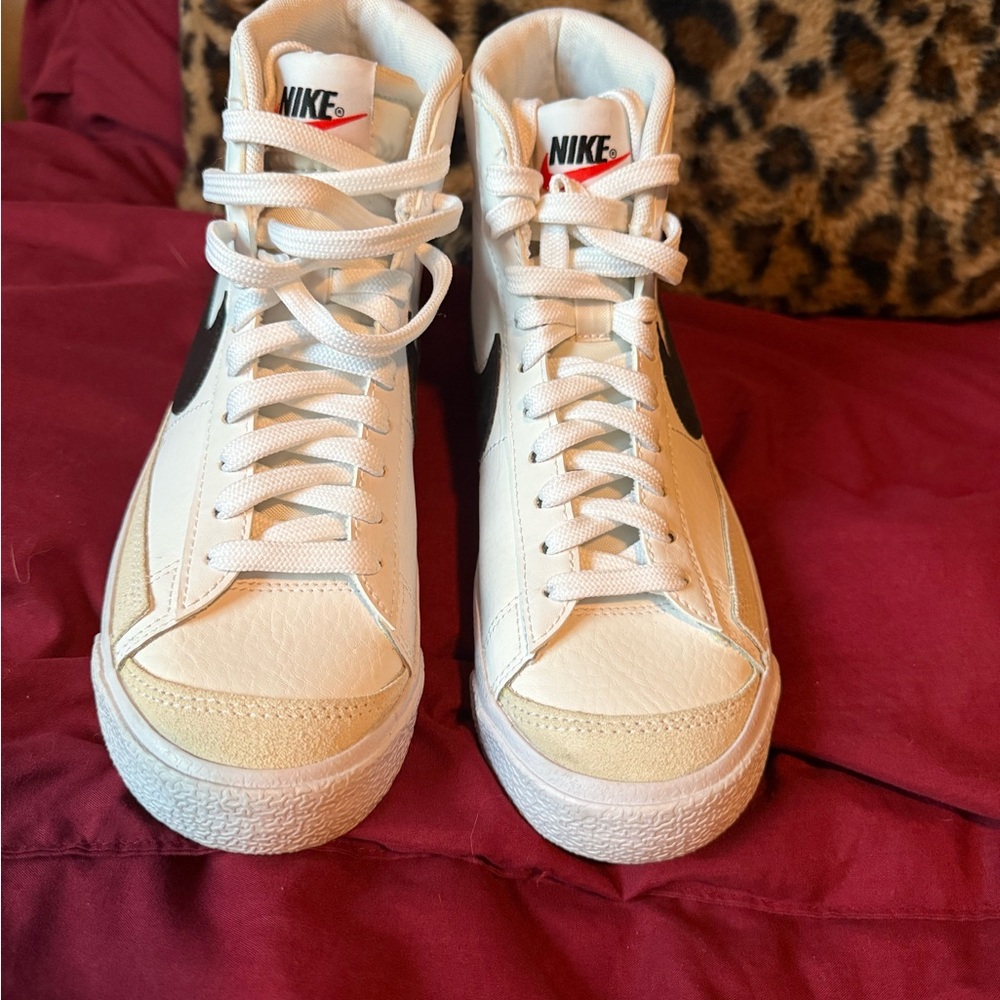 Nike Kids Sneakers - White and Black